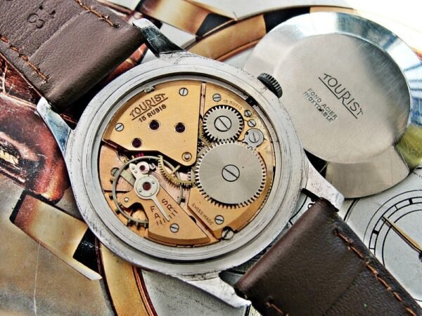 Nice bicolor dial Tourist watch from the 1950s - Image 25