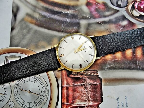 Beautiful Doxa 18K gold watch from the 1950s. - Image 9