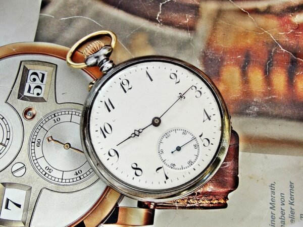 Beautiful pocket watch with porcelain dial from the early 1900s