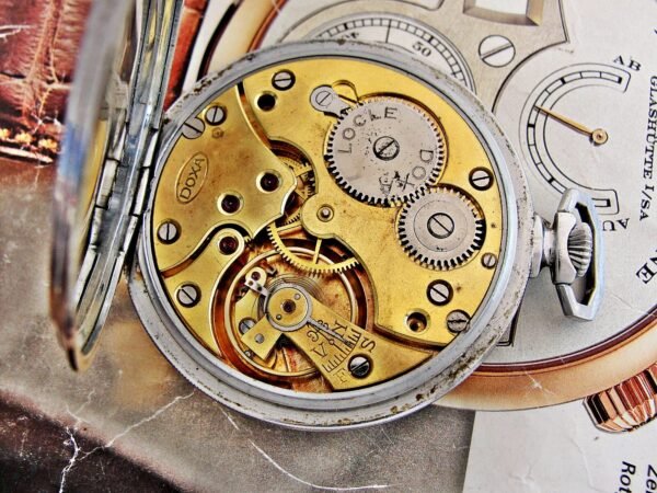 Beautiful hand-painted Doxa Locle erotic pocket watch from the 1940s. - Image 16