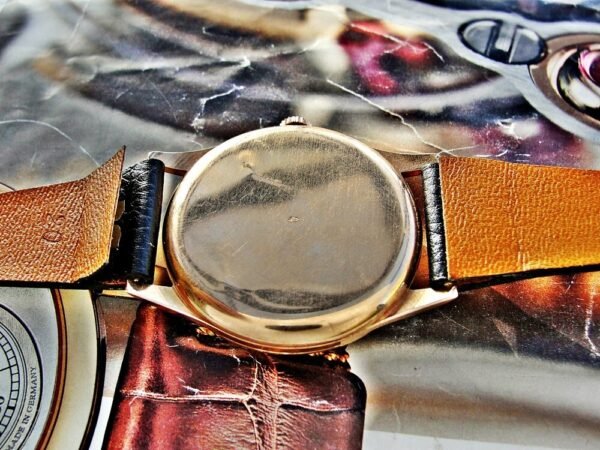 Large 14k gold Marvin watch from the 1950s. - Image 14