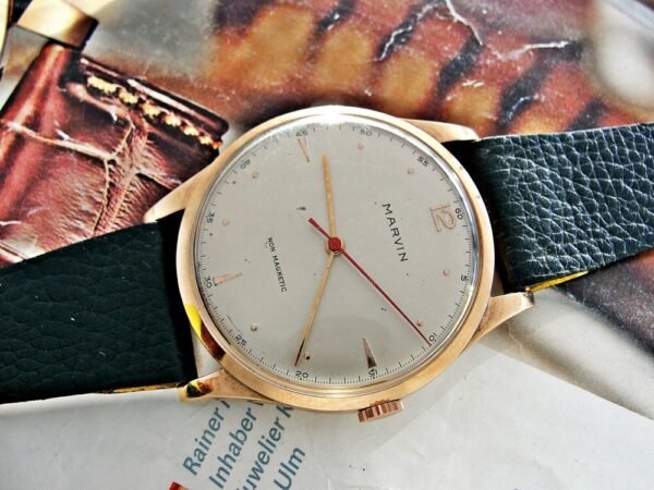 Large 14k gold Marvin watch from the 1950s. - Image 16