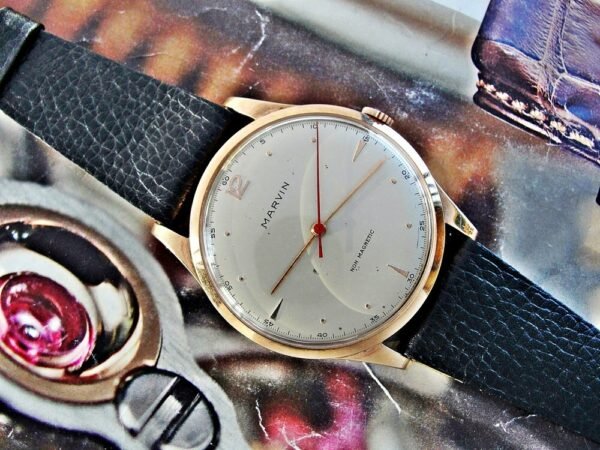 Large 14k gold Marvin watch from the 1950s. - Image 3