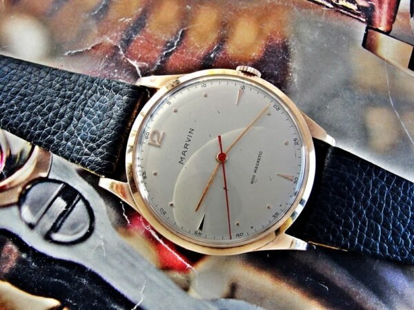 Large 14k gold Marvin watch from the 1950s. - Image 4
