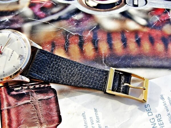 Large 14k gold Marvin watch from the 1950s. - Image 9