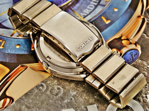 Nice steel Seiko watch from the 1980s. Very nice steel case. - Image 12