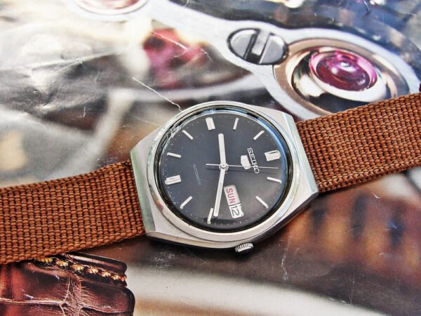 Nice steel automatic Seiko watch from the 1970s. - Image 11