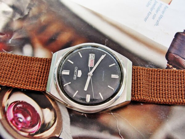 Nice steel automatic Seiko watch from the 1970s. - Image 12