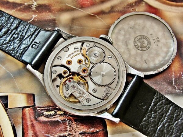 A very nice steel case Longines watch from 1947 - Image 18