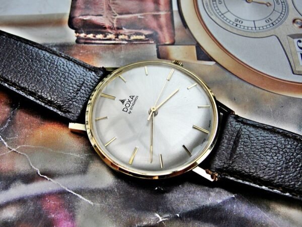 Beautiful 14k gold Doxa by Synchron watch from the 1970s with box. - Image 5