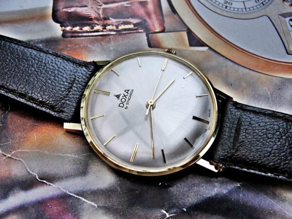 Beautiful 14k gold Doxa by Synchron watch from the 1970s with box. - Image 6