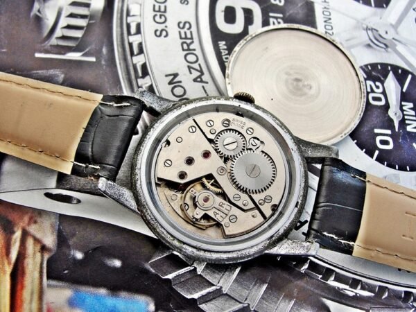 Beautiful Swiss Bulla watch from the 1940s - Image 13