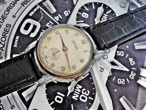 Beautiful Swiss Bulla watch from the 1940s - Image 9