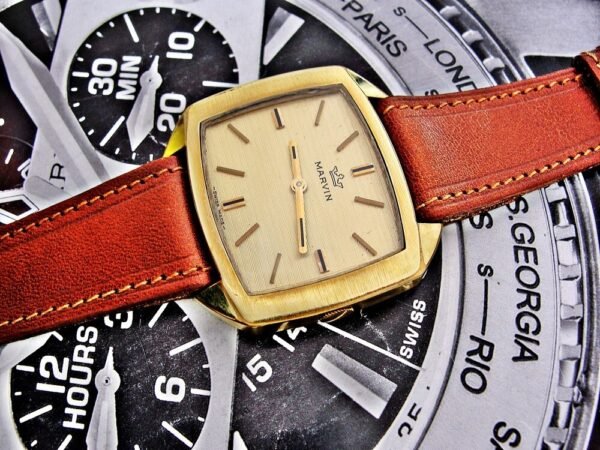 Beautiful mechanical Marvin suit watch from the 1960s. - Image 5