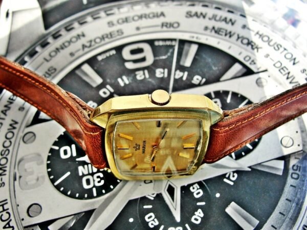 Beautiful mechanical Marvin suit watch from the 1960s. - Image 6