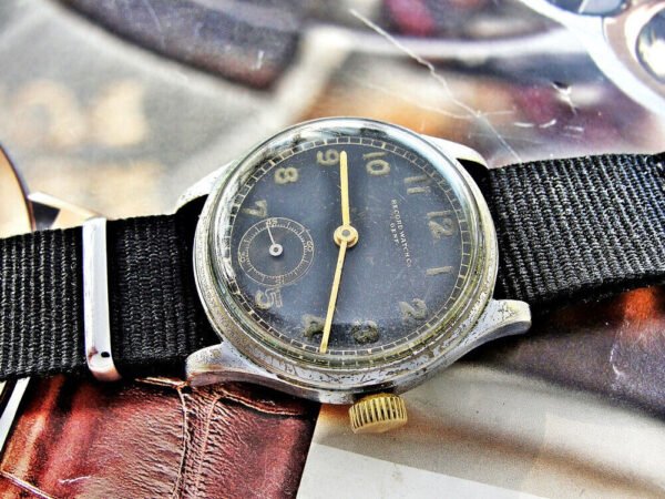 Second World War military Record Geneve DH (Wehrmacht) watch from the 1940s.